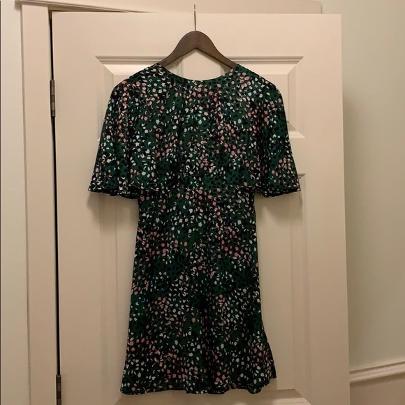 Cheetah printed green dress!! Shows curves!! - Picture 1 of 2